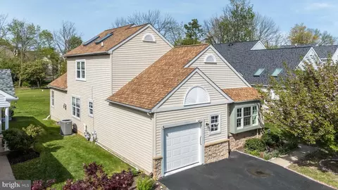 24 Longcross Rd, Royersford, PA 19468