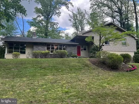 833 Dale Rd, Meadowbrook, PA 19046