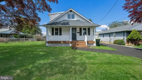 122 Ellis Rd, Willow Grove, PA 19090