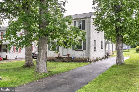 7 Hollywood Ave, Trooper, PA 19403