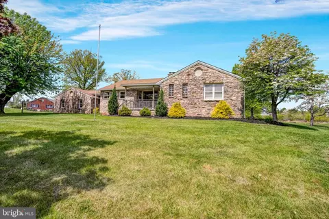 2359 Hendricks Station Rd, Harleysville, PA 19438