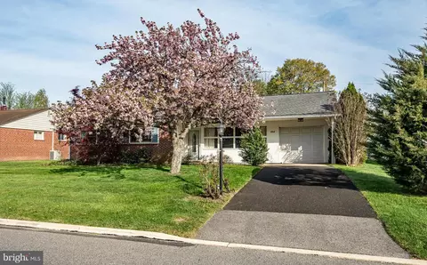 2918 Stoney Creek Rd, Norristown, PA 19401