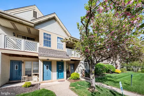 1612 Foxmeadow Cir, Royersford, PA 19468