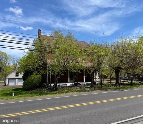 1141 N Gravel Pike, Zieglersville, PA 19492
