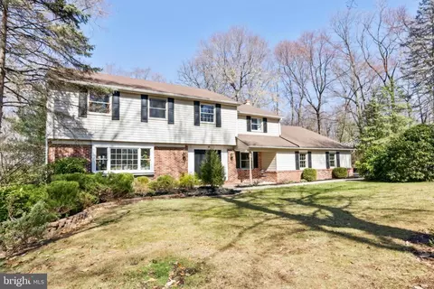 2305 Huntingdon Rd, Huntingdon Valley, PA 19006