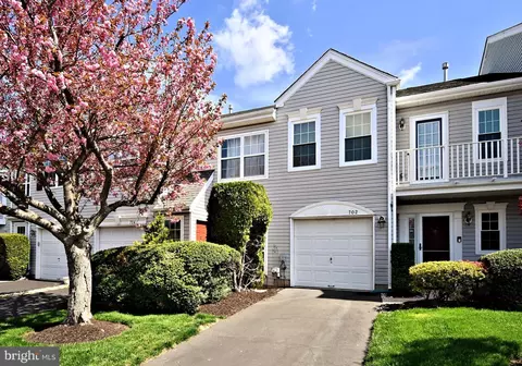702 Santa Anita Dr, North Wales, PA 19454