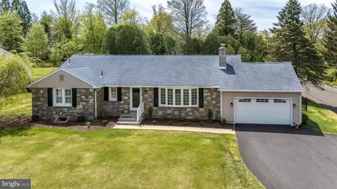 402 Cowpath Rd, Lansdale, PA 19446