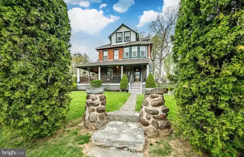 2 Woodside Ave, Schwenksville, PA 19473