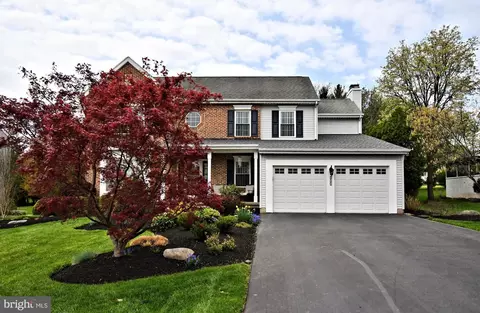 327 Hidden Creek Dr, Hatboro, PA 19040