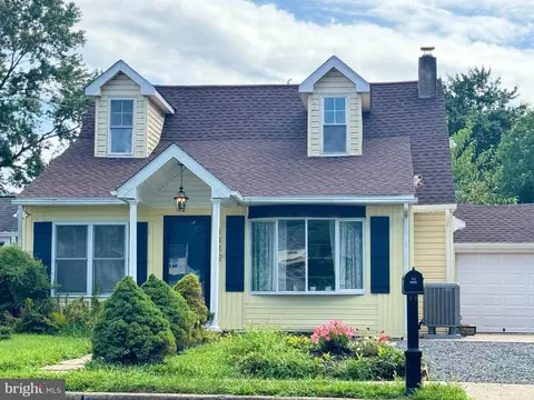 1112 Lakeview Dr, Lansdale, PA 19446