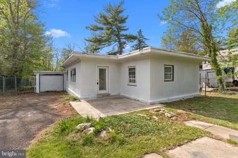 8210 Douglas Rd, Glenside, PA 19038