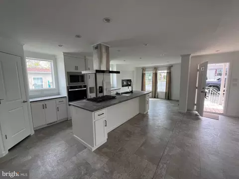 322 Cedar Dr, Green Lane, PA 18054