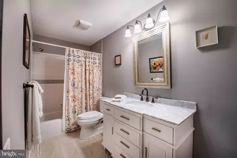 Bath - 340 Danell Rd, Wayne, PA 19087 photo 3 of 3