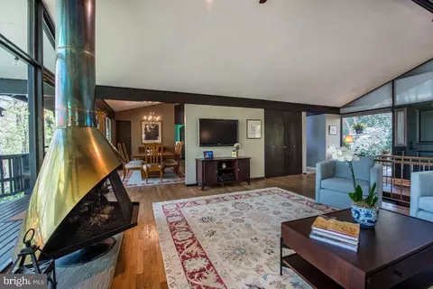 Living - 340 Danell Rd, Wayne, PA 19087 photo 4 of 4