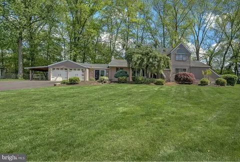 112 Samantha Dr, Lansdale, PA 19446