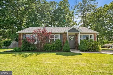 17 Perkiomen Ave, Schwenksville, PA 19473