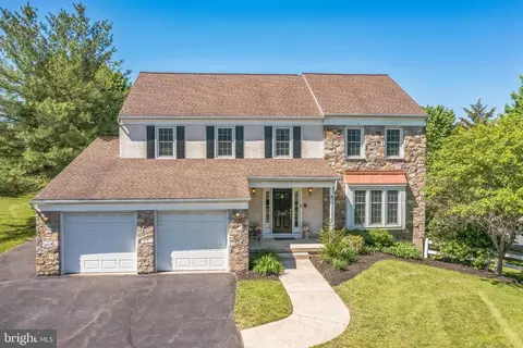2707 E Crossing Cir, Norristown, PA 19403