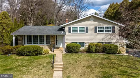 536 Martin Ln, Dresher, PA 19025