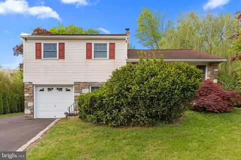 300 Rockledge Ave, Huntingdon Valley, PA 19006