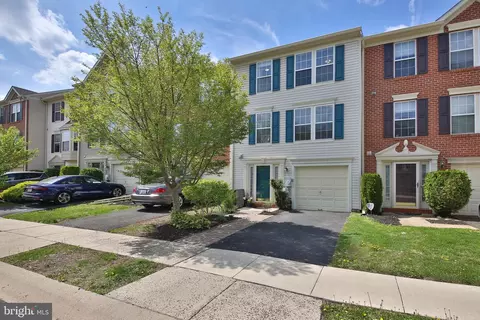 102 Amy Ct, North Wales, PA 19454