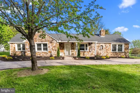2920 Whitehall Rd, Norristown, PA 19403