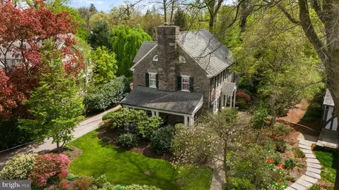 7946 Pleasant St, Wyndmoor, PA 19038