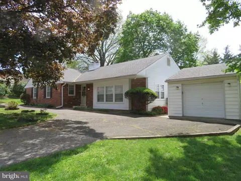 2 Vera Ln, Conshohocken, PA 19428