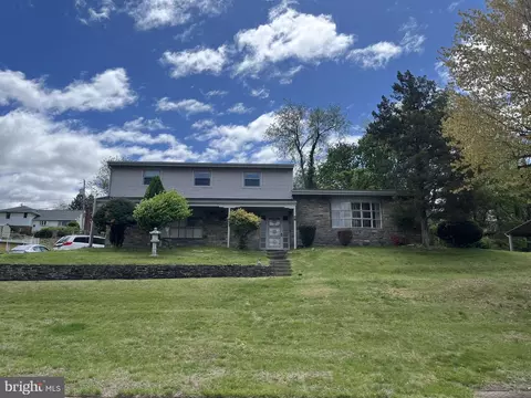 7757 Green Valley Rd, Wyncote, PA 19095