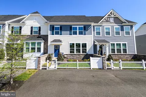 180 Peter Ln, Gilbertsville, PA 19525