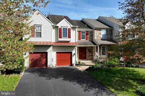553 Creekside Dr, Souderton, PA 18964