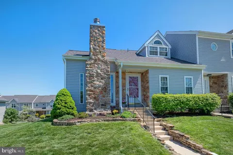 707 Spice Bush Ln, Ambler, PA 19002