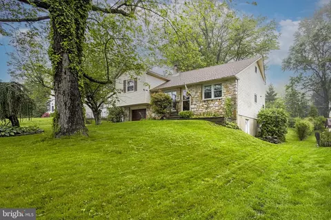 179 Campmeeting Rd, Willow Grove, PA 19090