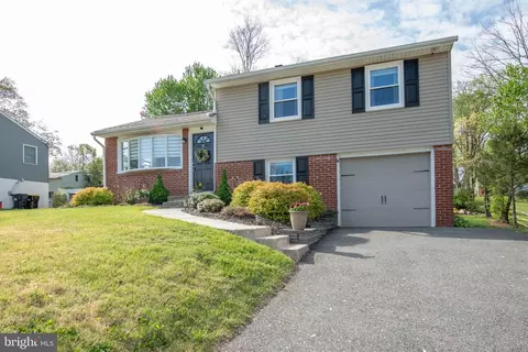 328 Adrian Rd, Collegeville, PA 19426