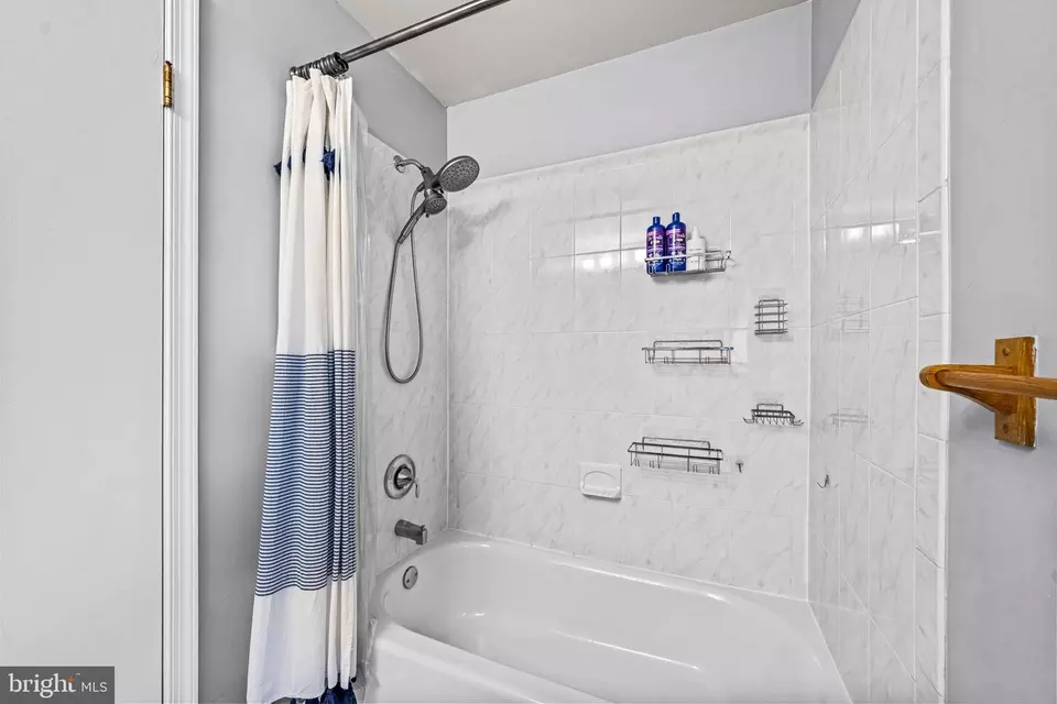 Bath - 1519 Norristown Rd, Ambler, PA 19002 photo 3 of 5