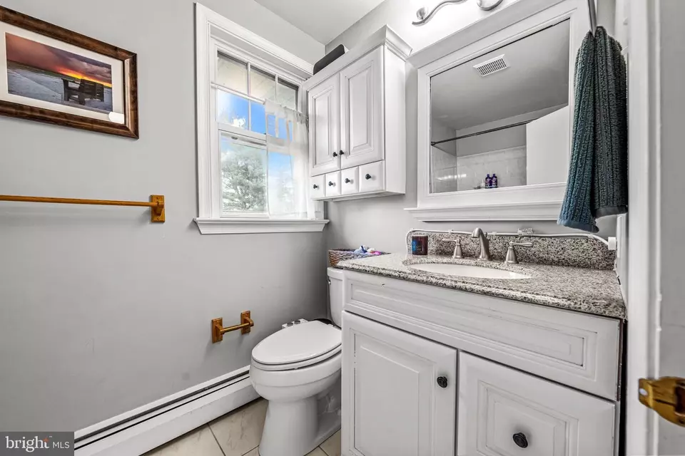 Bath - 1519 Norristown Rd, Ambler, PA 19002 photo 2 of 5