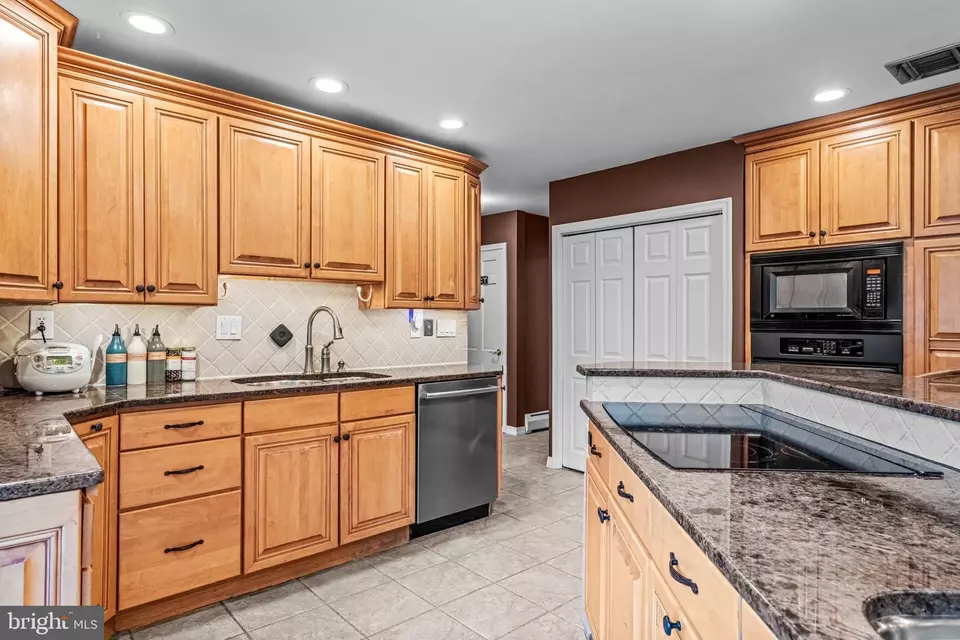 Kitchen - 1519 Norristown Rd, Ambler, PA 19002 photo 4 of 7