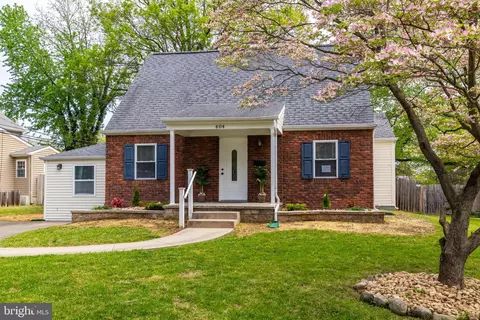 404 Crescent Rd, Hatboro, PA 19040
