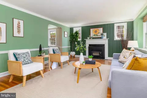 Living - 818 Downs Rd, Erdenheim, PA 19038 photo 3 of 3