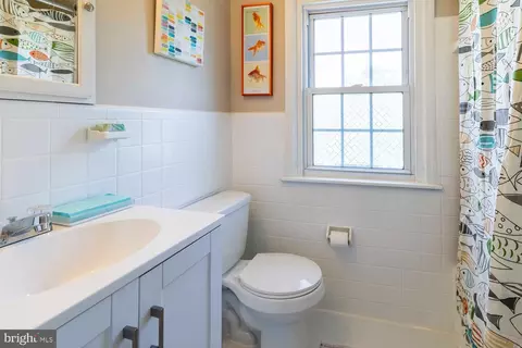 Bath - 818 Downs Rd, Erdenheim, PA 19038 photo 2 of 2