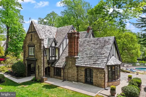 857 Meetinghouse Rd, Rydal, PA 19046
