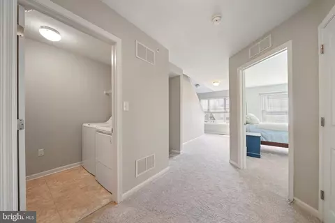 Entry Way - 329 Ross Ct, Wyncote, PA 19095 photo 4 of 6
