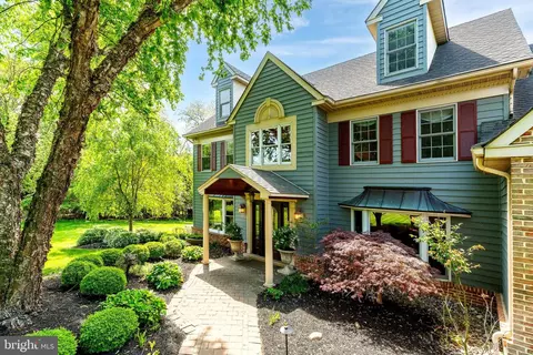 1275 Tressler Dr, Fort Washington, PA 19034