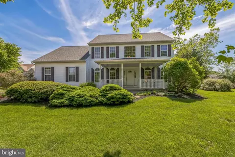 30 Amadeo Dr, Gilbertsville, PA 19525