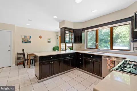 328 Tower Ln, Penn Valley, PA 19072 photo 11