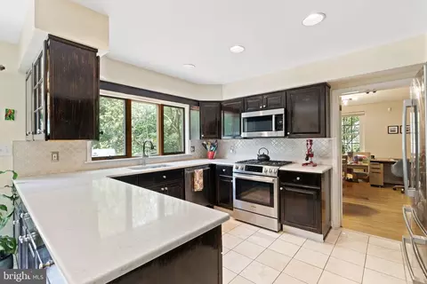 328 Tower Ln, Penn Valley, PA 19072 photo 9