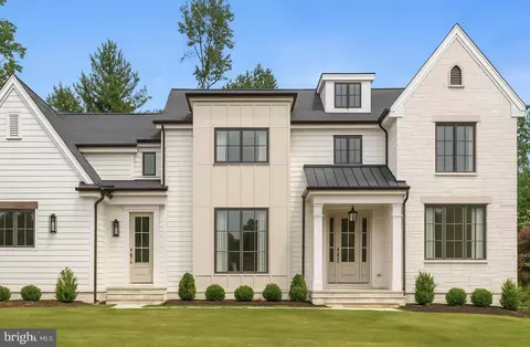 65 Sandra Ct, Bryn Mawr, PA 19010