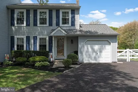 119 Coventry Cir, Lansdale, PA 19446
