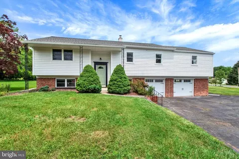 915 Chestnut St, Collegeville, PA 19426