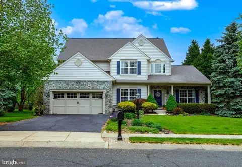 727 Daniel Dr, Collegeville, PA 19426