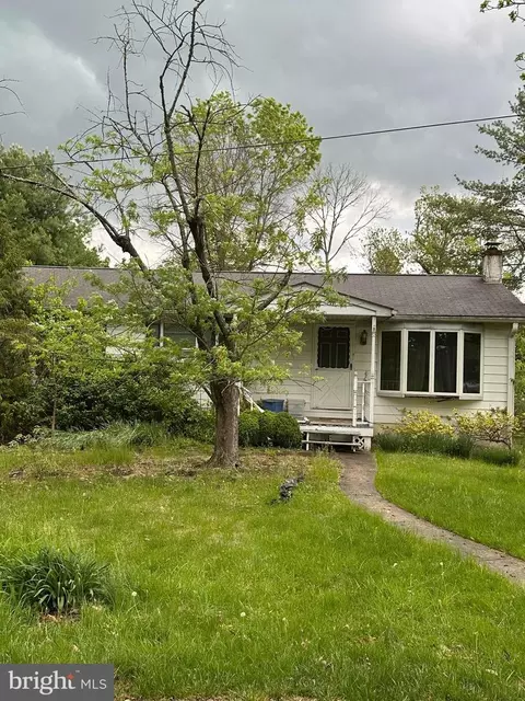 4 Perkiomen Ave, Schwenksville, PA 19473